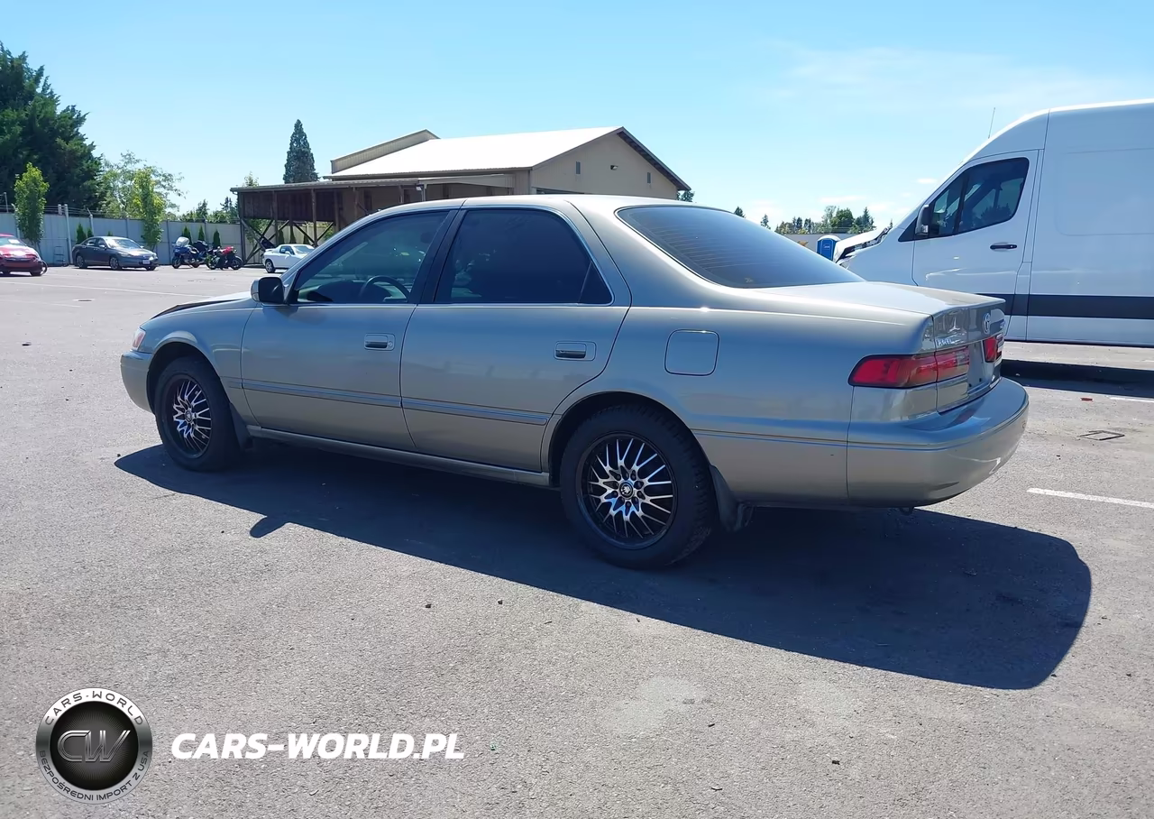 1998 Toyota Camry Le VIN:JT2BG22K6W0107165 - 3