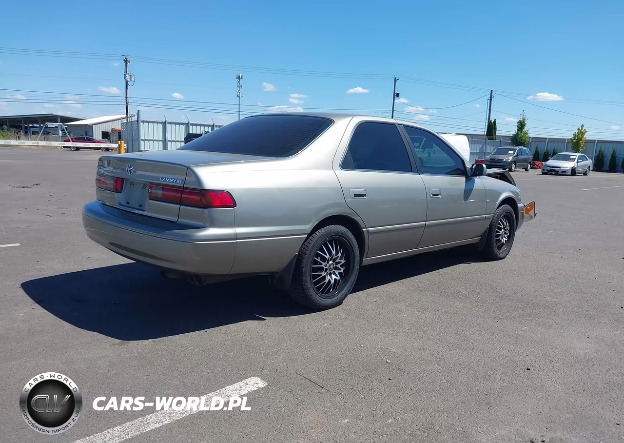 1998 Toyota Camry Le VIN:JT2BG22K6W0107165 - 4