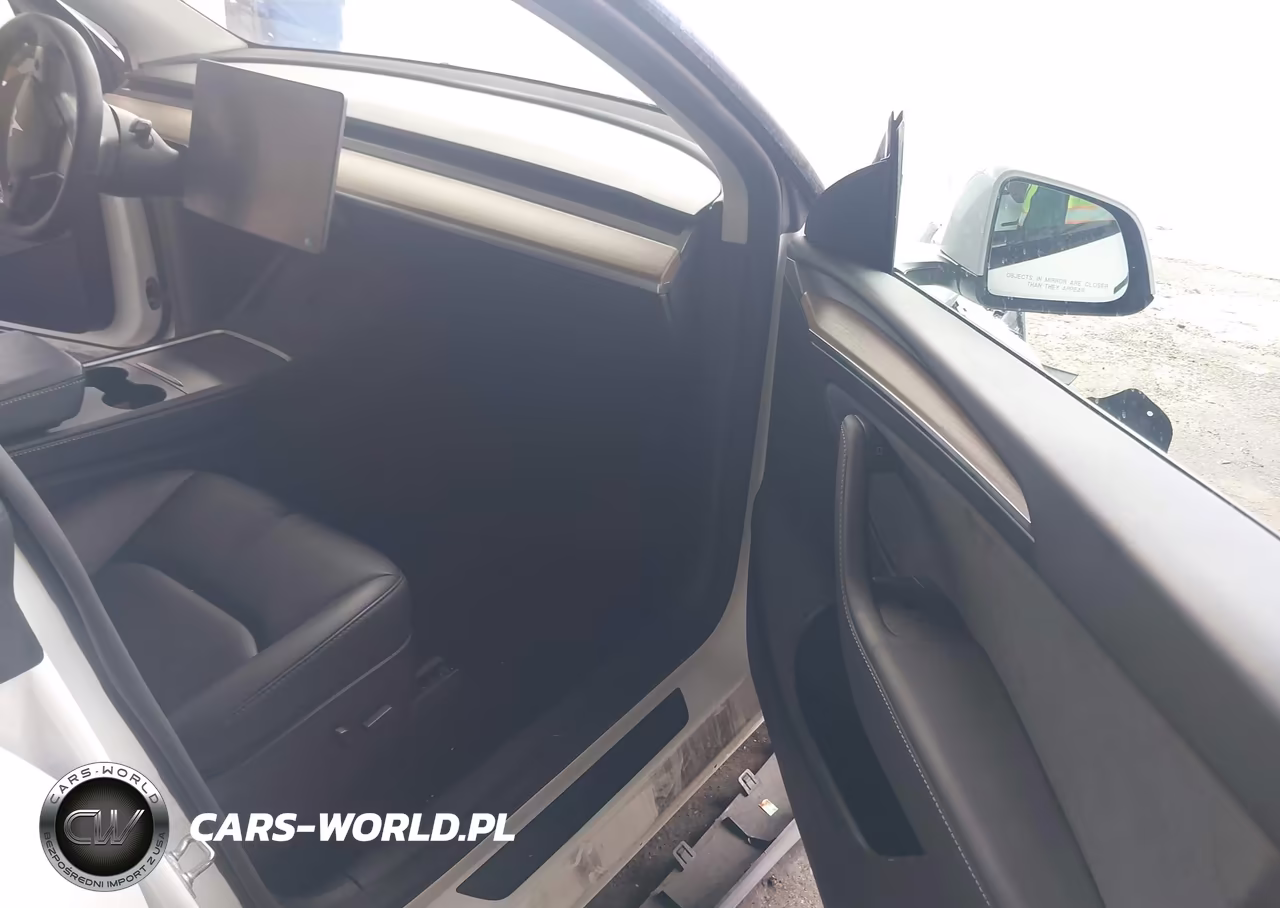 2024 Tesla Model Y Long Range Dual Motor All-Wheel Drive VIN:7SAYGDEE6RF082716 - 5