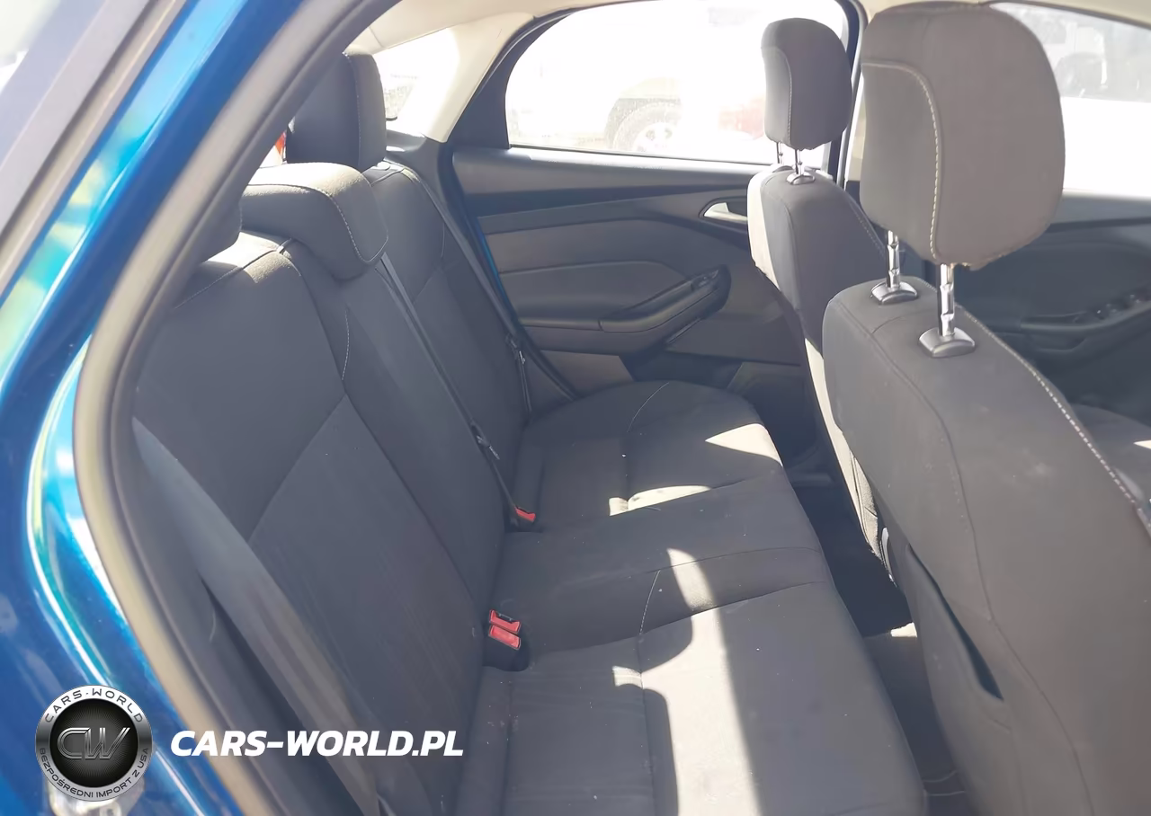 2018 Ford Focus Se VIN:1FADP3F24JL328857 - 8