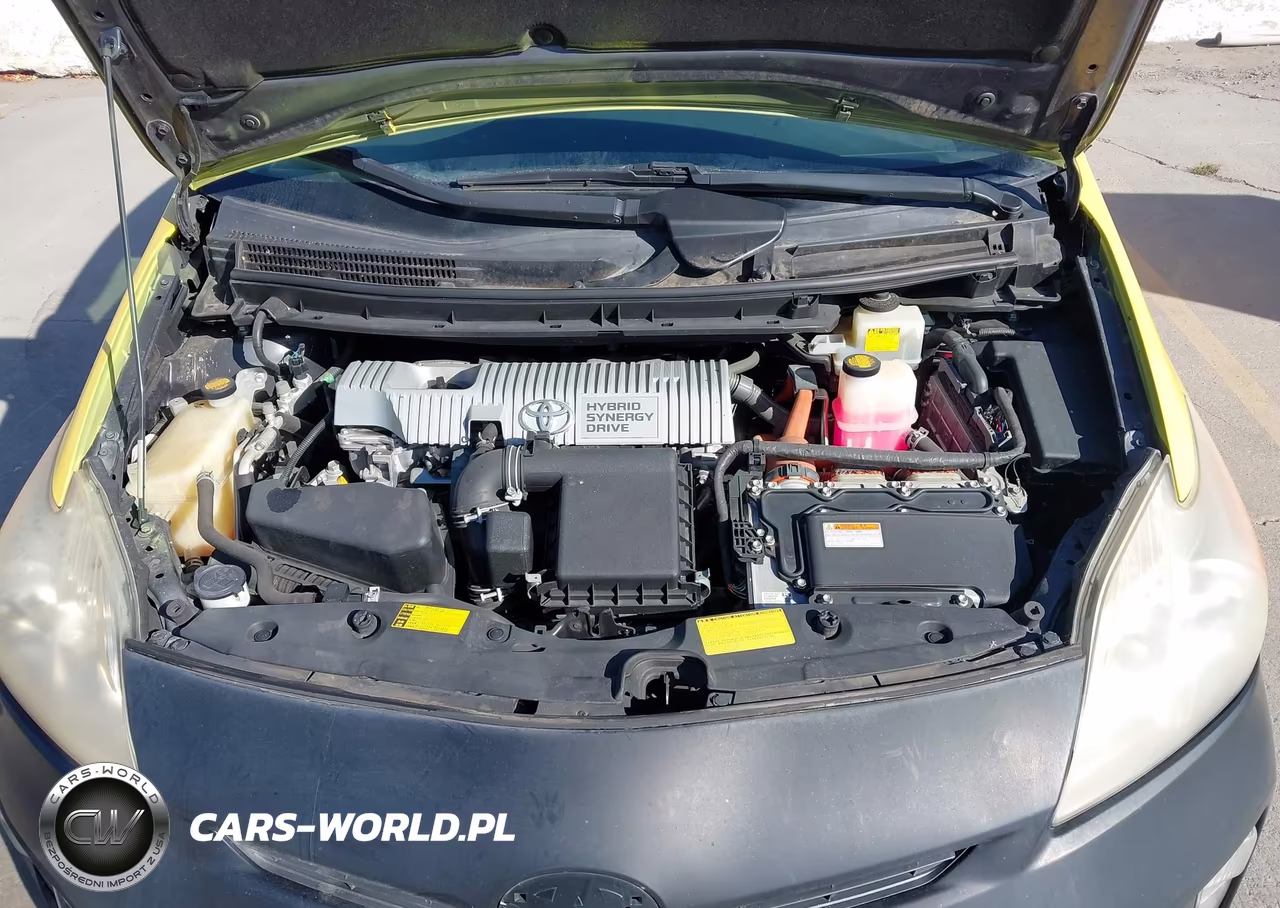 2013 Toyota Prius Two VIN:JTDKN3DU7D5561023 - 10