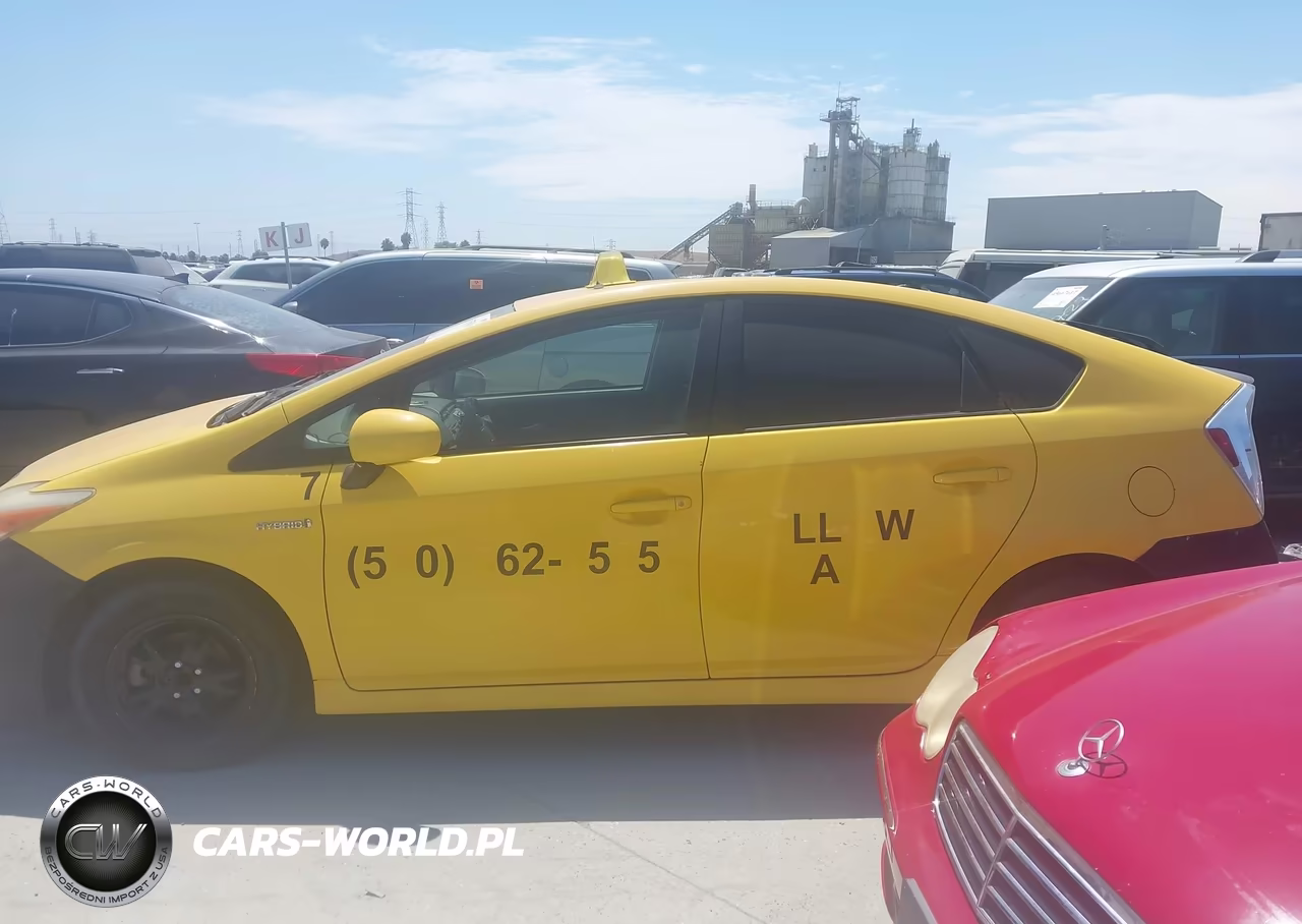 2013 Toyota Prius Two VIN:JTDKN3DU7D5561023 - 14