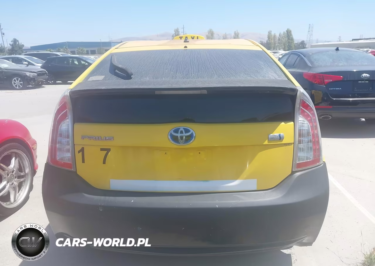 2013 Toyota Prius Two VIN:JTDKN3DU7D5561023 - 16