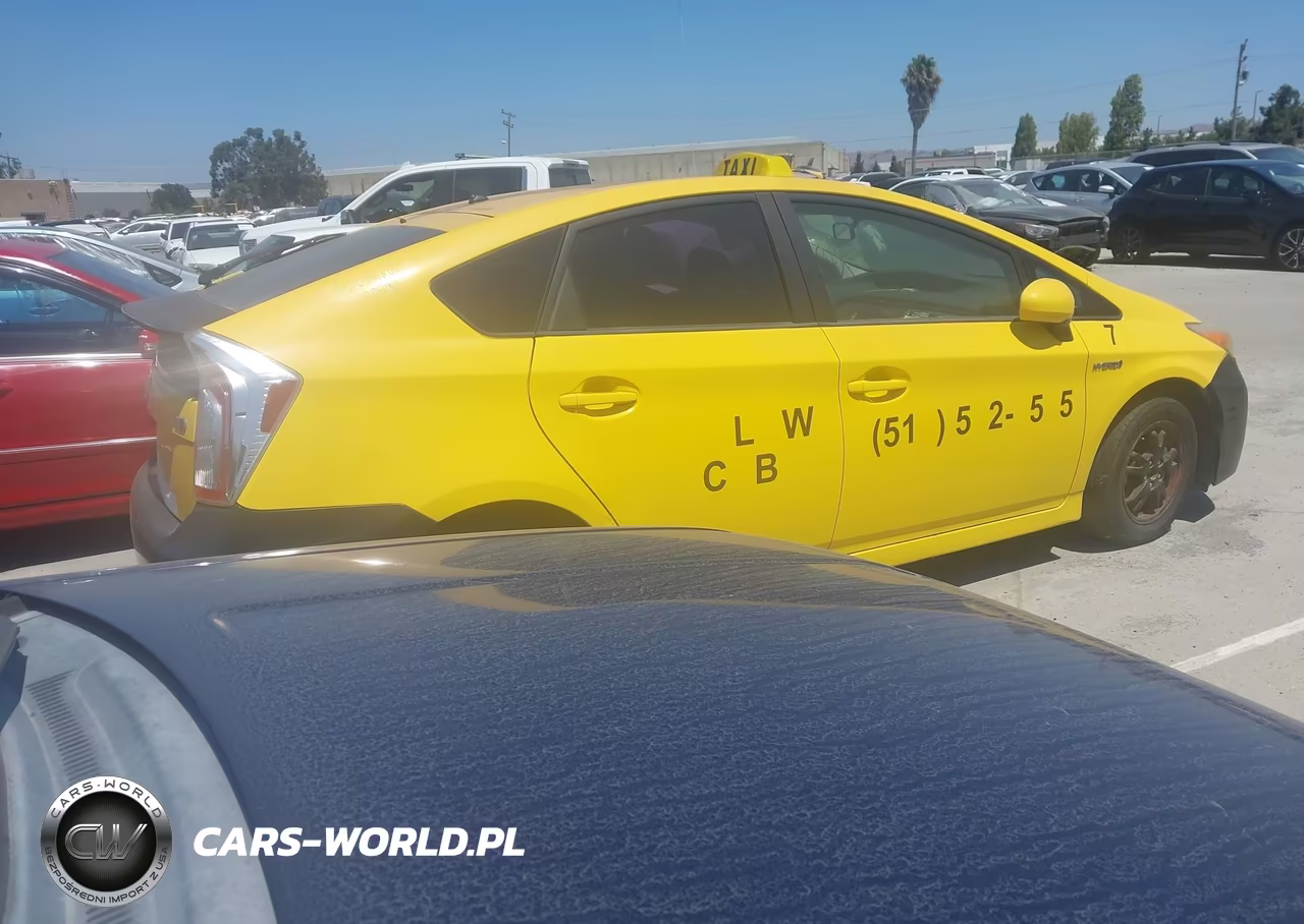 2013 Toyota Prius Two VIN:JTDKN3DU7D5561023 - 4