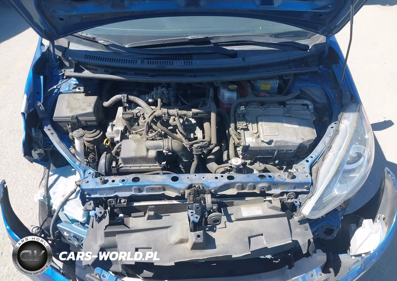 2015 Toyota Prius C One VIN:JTDKDTB30F1104013 - 10
