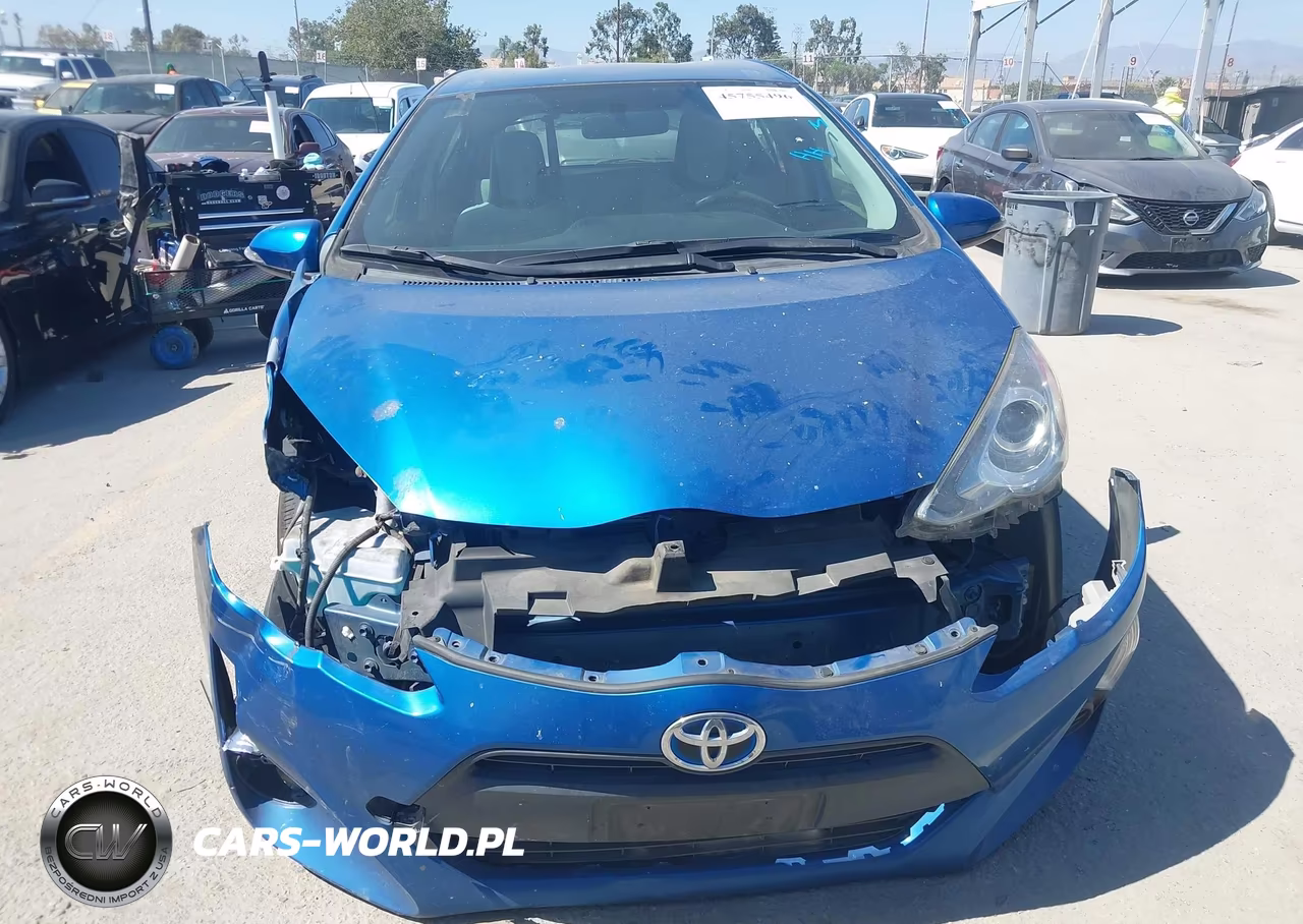 2015 Toyota Prius C One VIN:JTDKDTB30F1104013 - 12