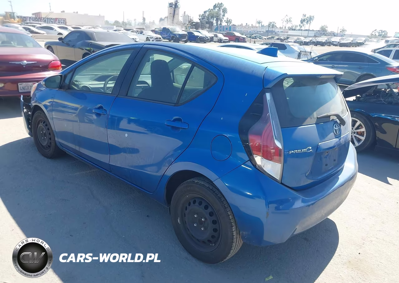 2015 Toyota Prius C One VIN:JTDKDTB30F1104013 - 3