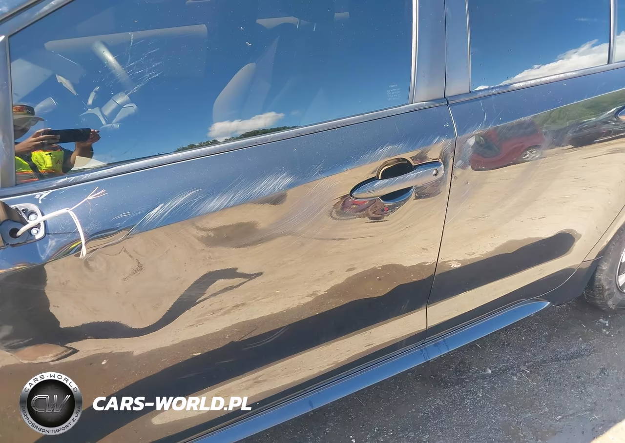 2022 Toyota Corolla Hybrid Le VIN:JTDEAMDE0NJ049751 - 17