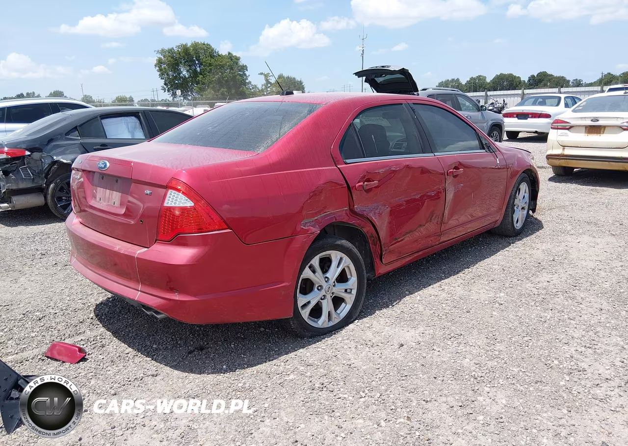 2012 Ford Fusion Se VIN:3FAHP0HA5CR246449 - 4