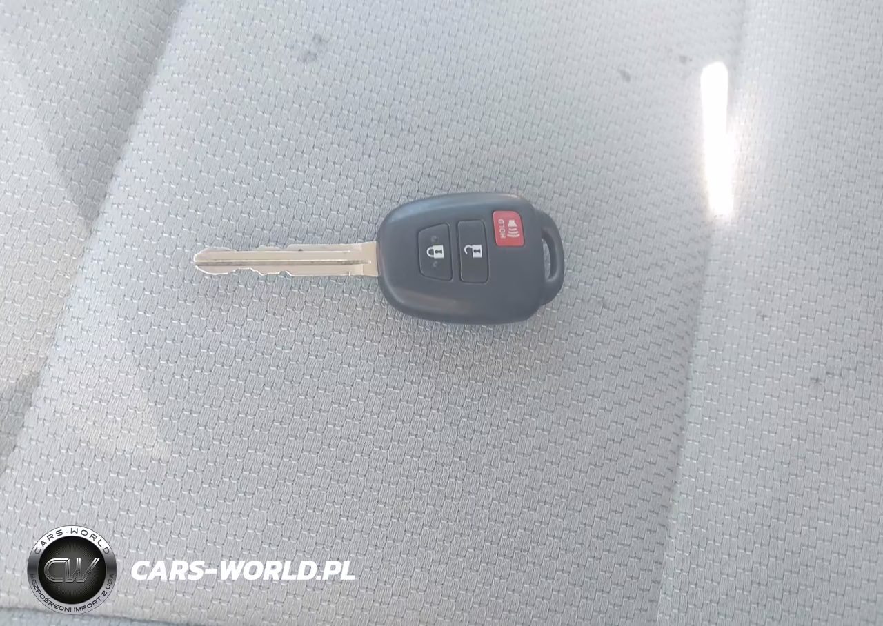 2014 Toyota Prius C One VIN:JTDKDTB39E1559201 - 11