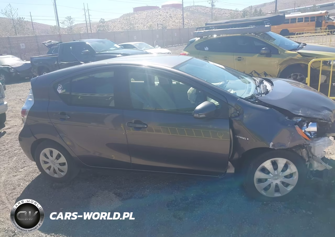 2014 Toyota Prius C One VIN:JTDKDTB39E1559201 - 13