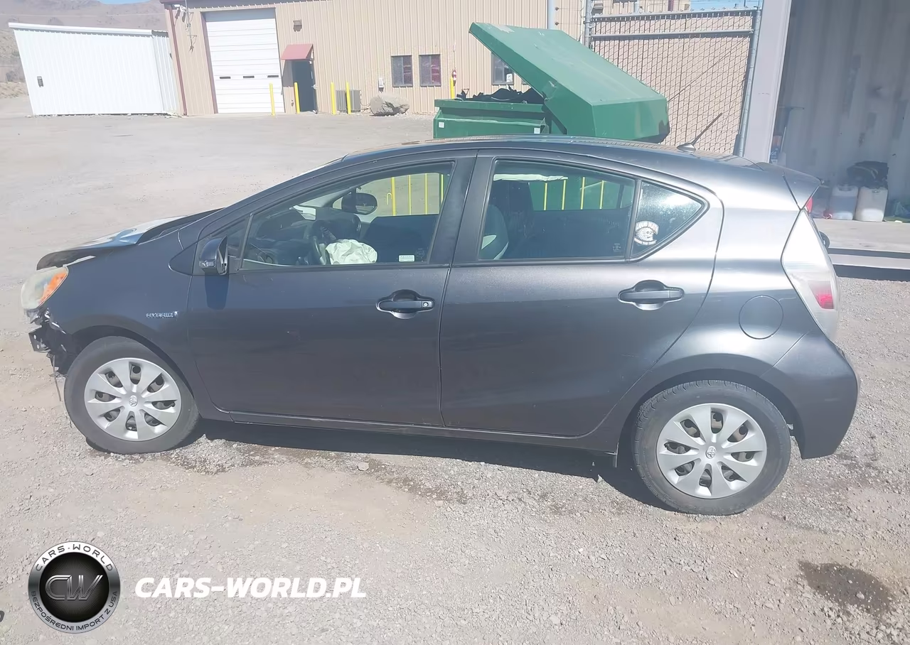 2014 Toyota Prius C One VIN:JTDKDTB39E1559201 - 14