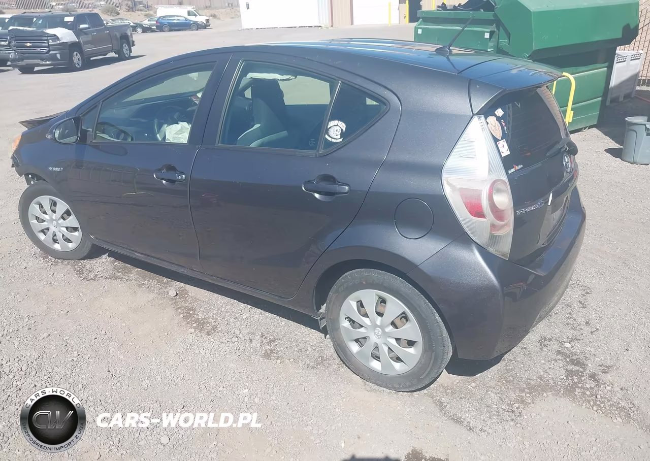 2014 Toyota Prius C One VIN:JTDKDTB39E1559201 - 3