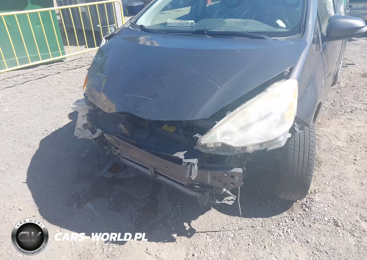 2014 Toyota Prius C One VIN:JTDKDTB39E1559201 - 6