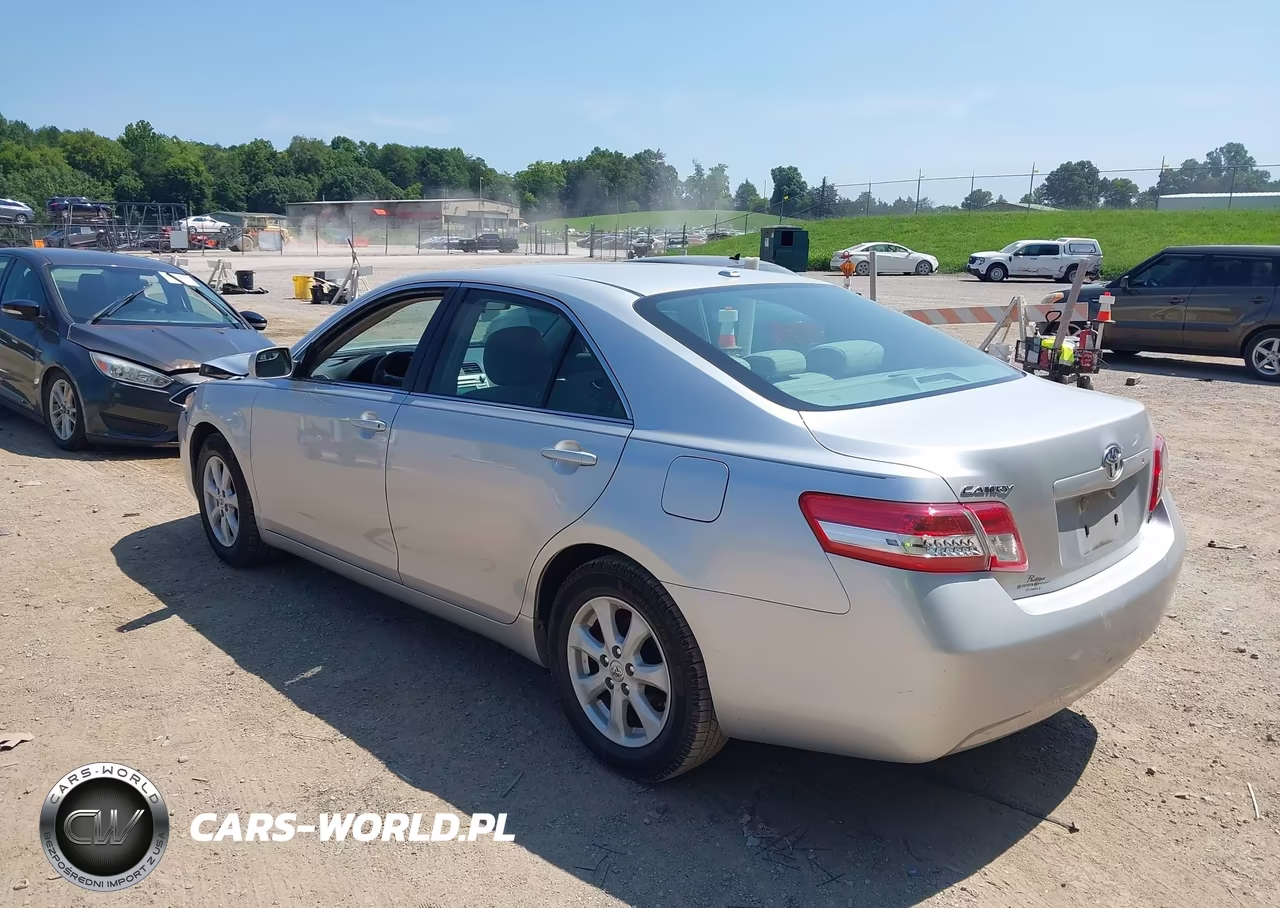 2011 Toyota Camry Le VIN:4T1BF3EKXBU749835 - 3