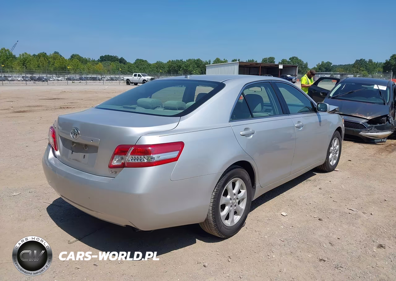 2011 Toyota Camry Le VIN:4T1BF3EKXBU749835 - 4