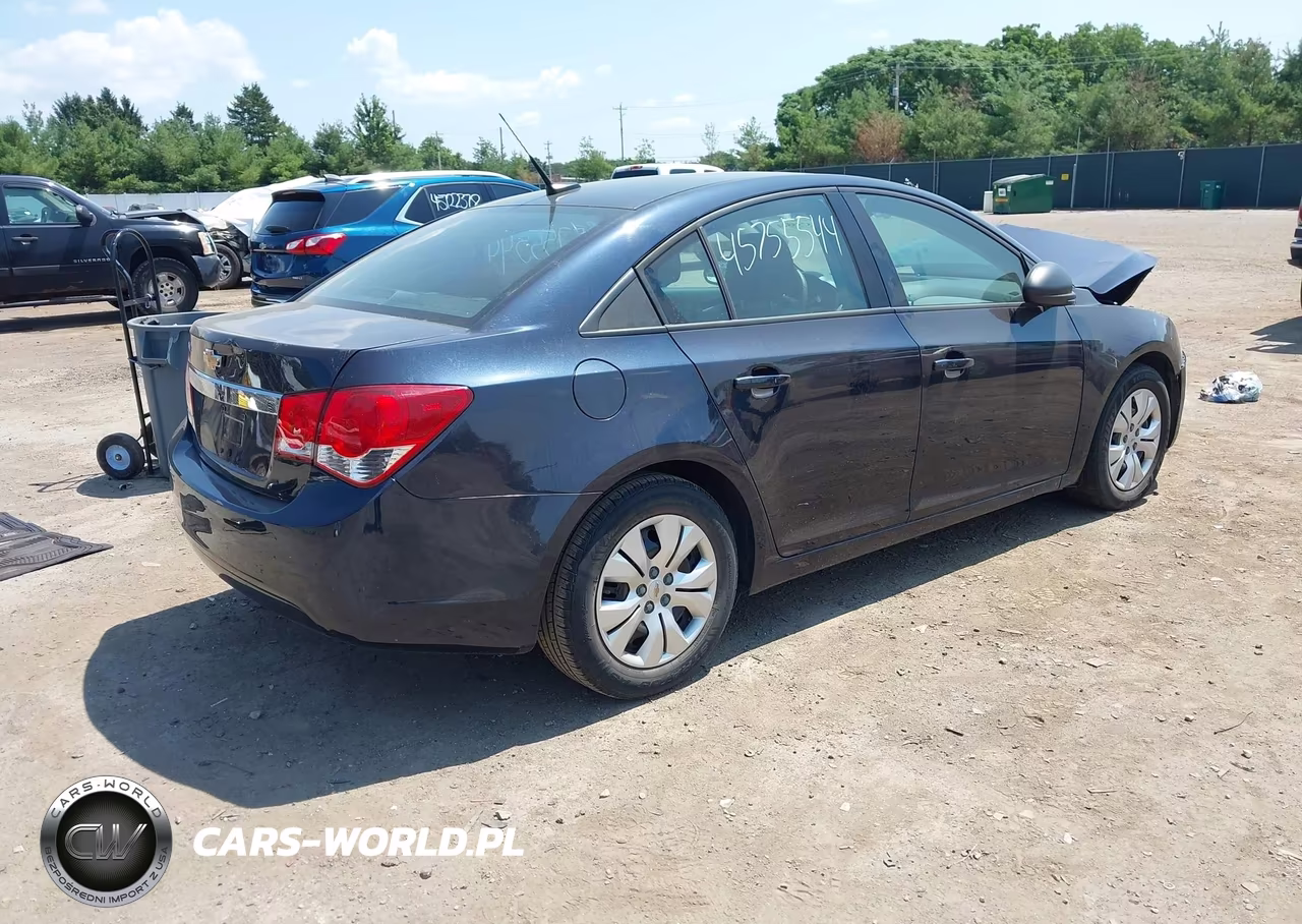 2014 Chevrolet Cruze Ls Auto VIN:1G1PA5SH8E7256566 - 4