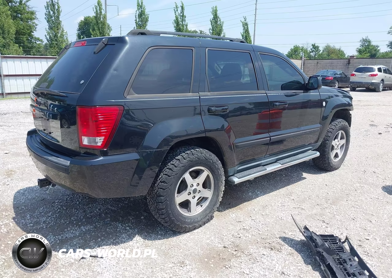 2010 Jeep Grand Cherokee Laredo VIN:1J4PR4GKXAC152090 - 4