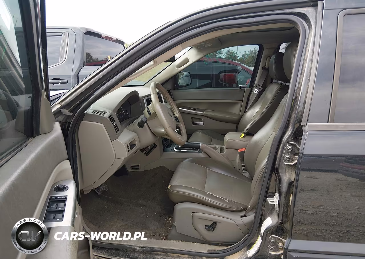 2010 Jeep Grand Cherokee Laredo VIN:1J4PR4GKXAC152090 - 5