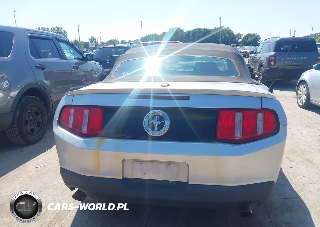 2011 Ford Mustang V6 Premium VIN:1ZVBP8EM2B5114809 - 17