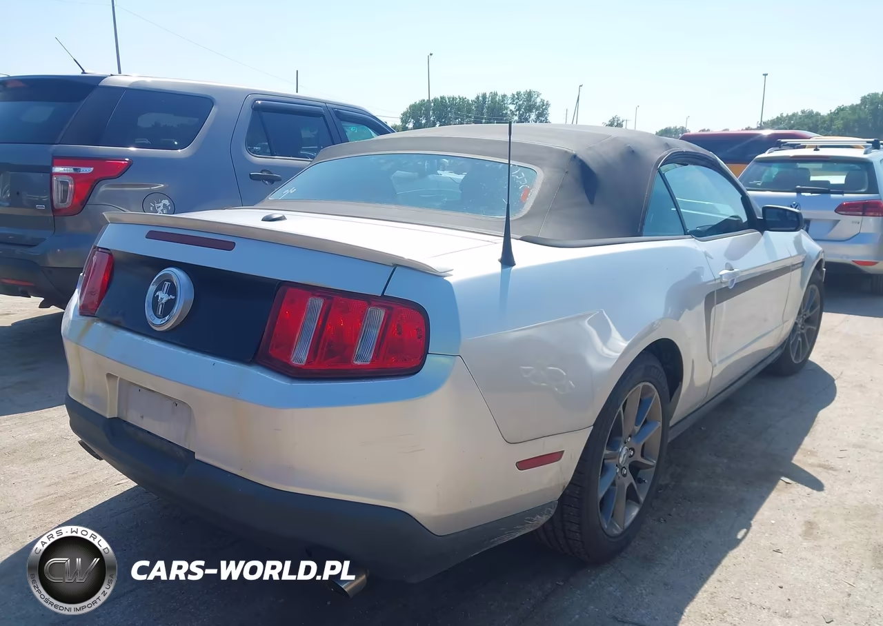 2011 Ford Mustang V6 Premium VIN:1ZVBP8EM2B5114809 - 4