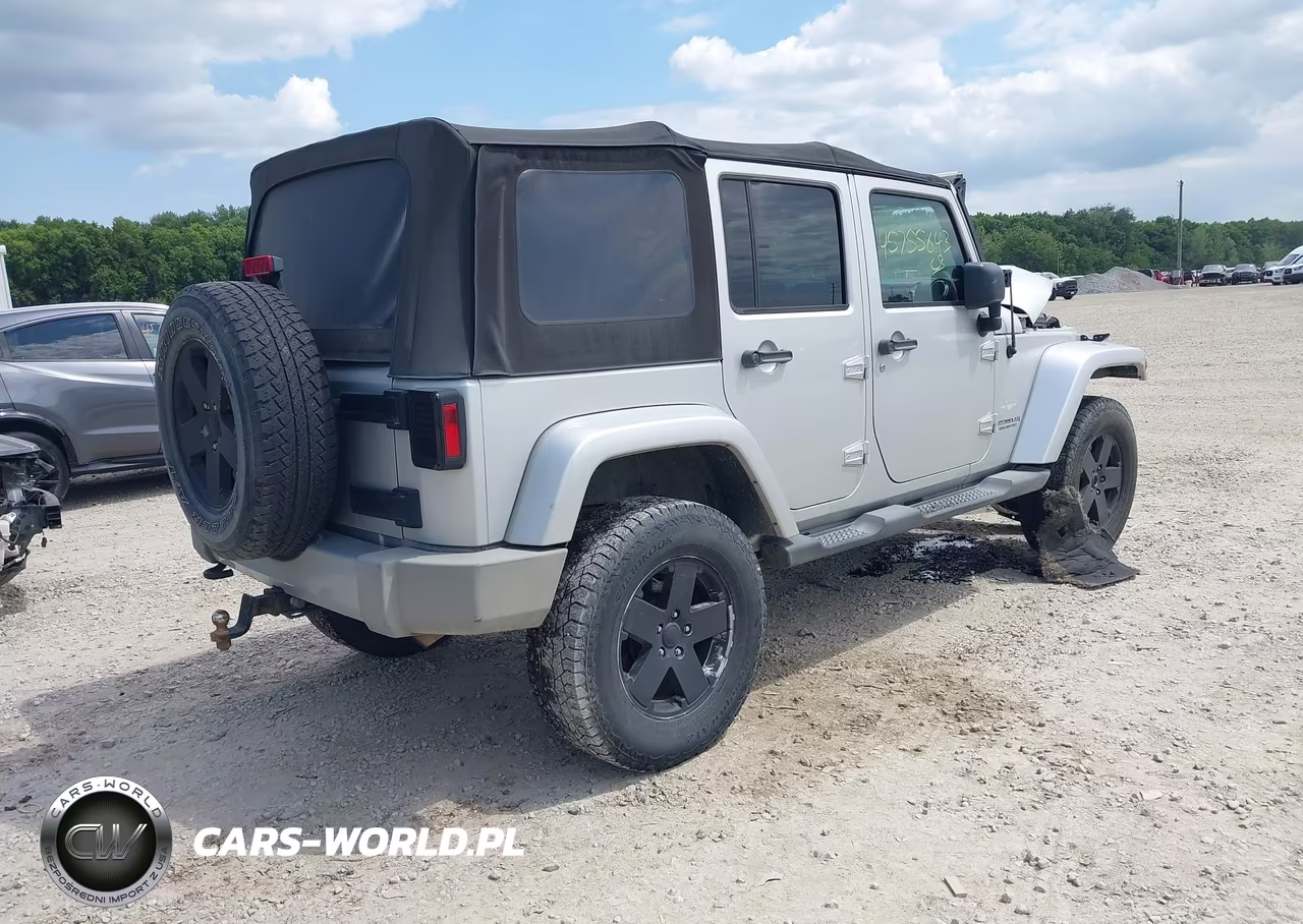 2011 Jeep Wrangler Unlimited Sahara VIN:1J4BA5H14BL512324 - 4