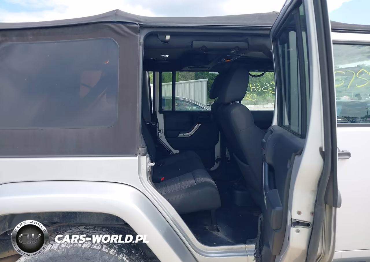 2011 Jeep Wrangler Unlimited Sahara VIN:1J4BA5H14BL512324 - 8