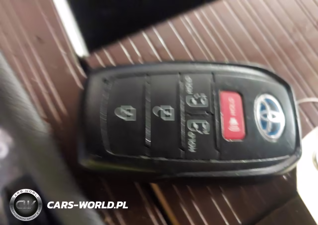 2022 Toyota Sienna Le VIN:5TDKRKEC5NS103223 - 11