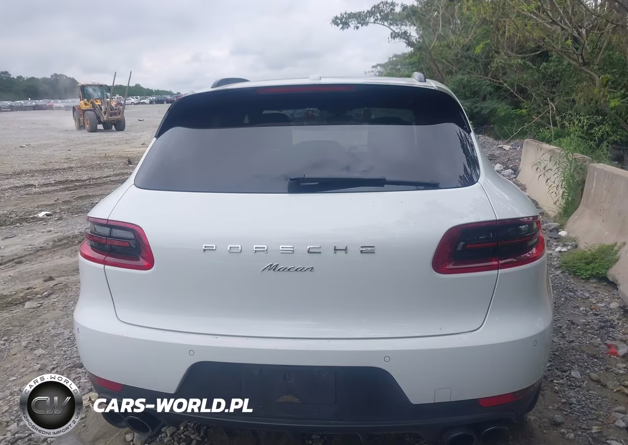 2018 Porsche Macan Sport Edition VIN:WP1AA2A50JLB18376 - 16