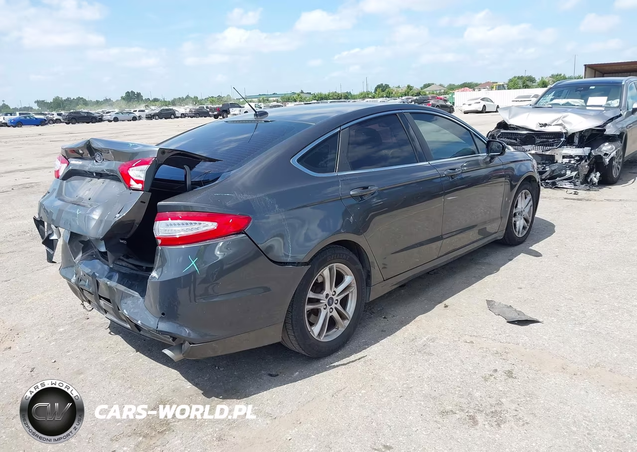2015 Ford Fusion Se VIN:3FA6P0HD6FR244182 - 4