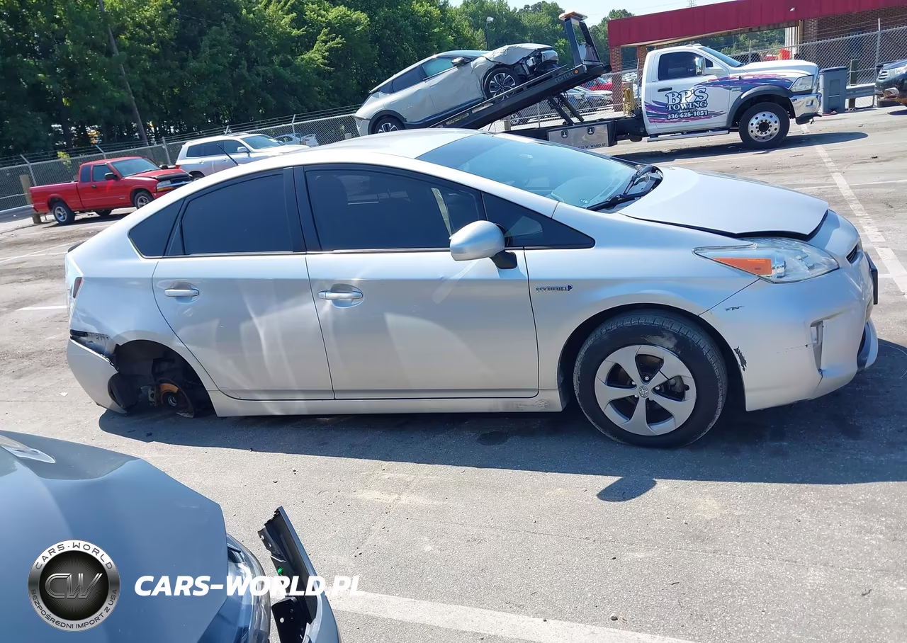 2013 Toyota Prius Three VIN:JTDKN3DU3D5634629 - 13