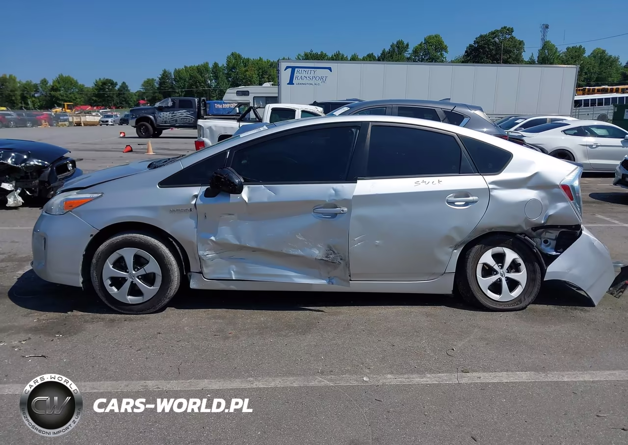 2013 Toyota Prius Three VIN:JTDKN3DU3D5634629 - 14