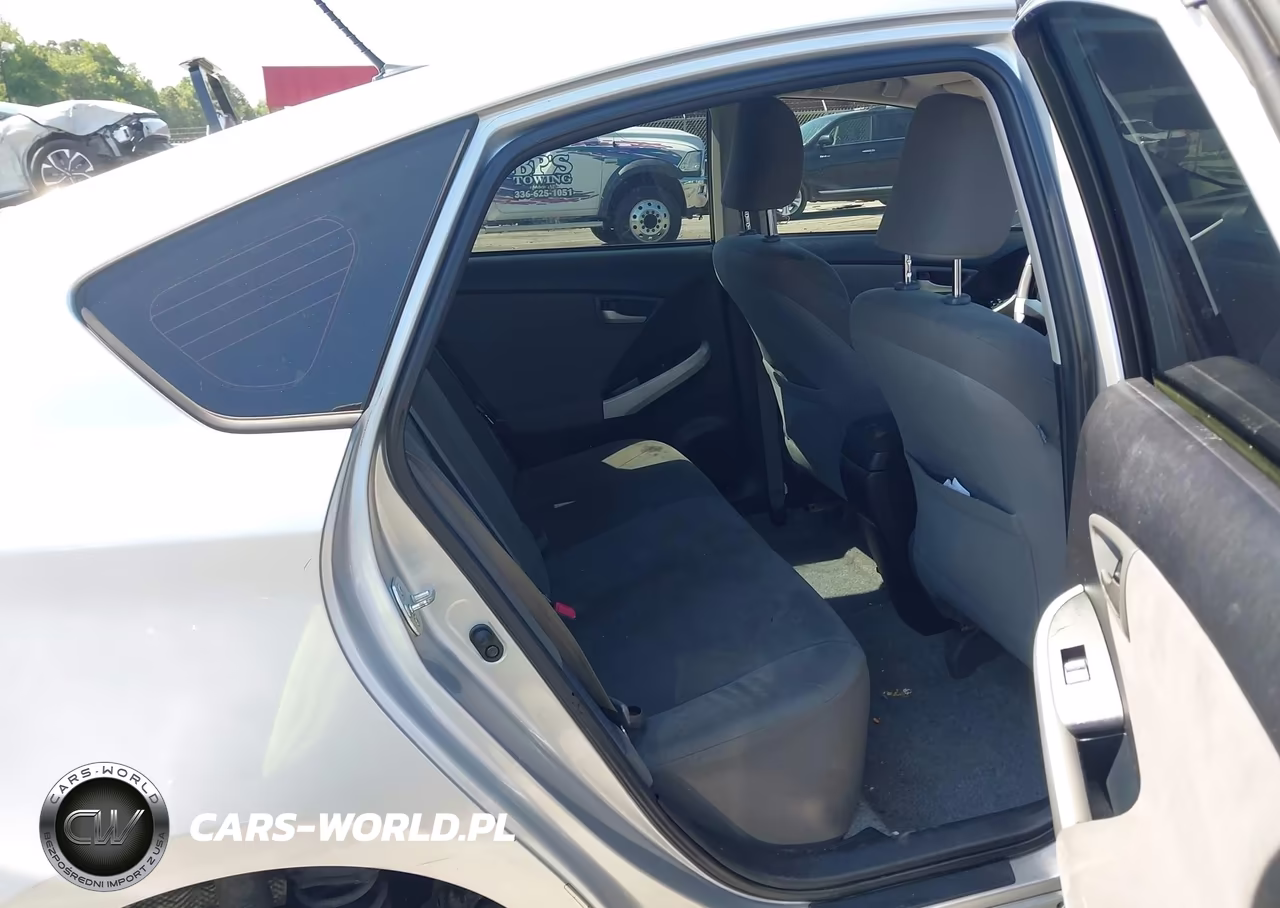 2013 Toyota Prius Three VIN:JTDKN3DU3D5634629 - 8