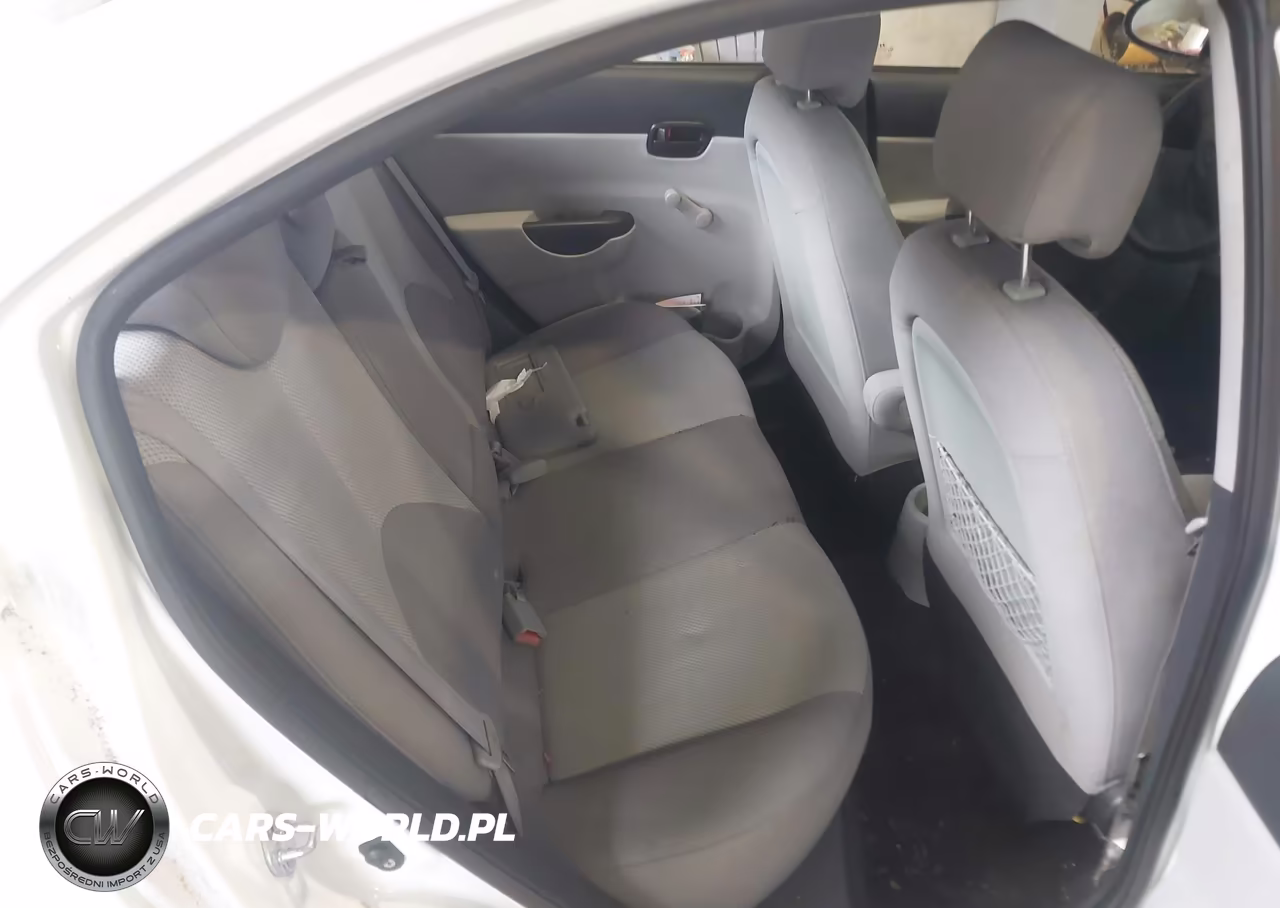2009 Hyundai Accent Gls VIN:KMHCN46CX9U315316 - 8