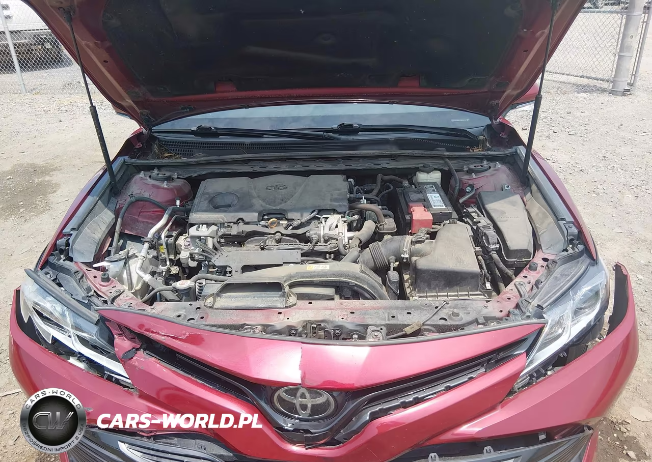 2018 Toyota Camry Le VIN:4T1B11HK0JU576114 - 10