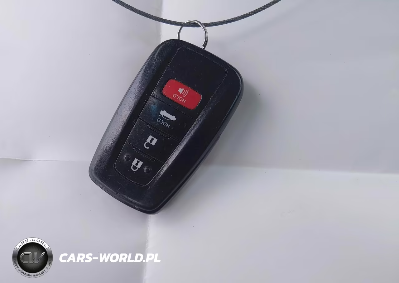 2018 Toyota Camry Le VIN:4T1B11HK0JU576114 - 11