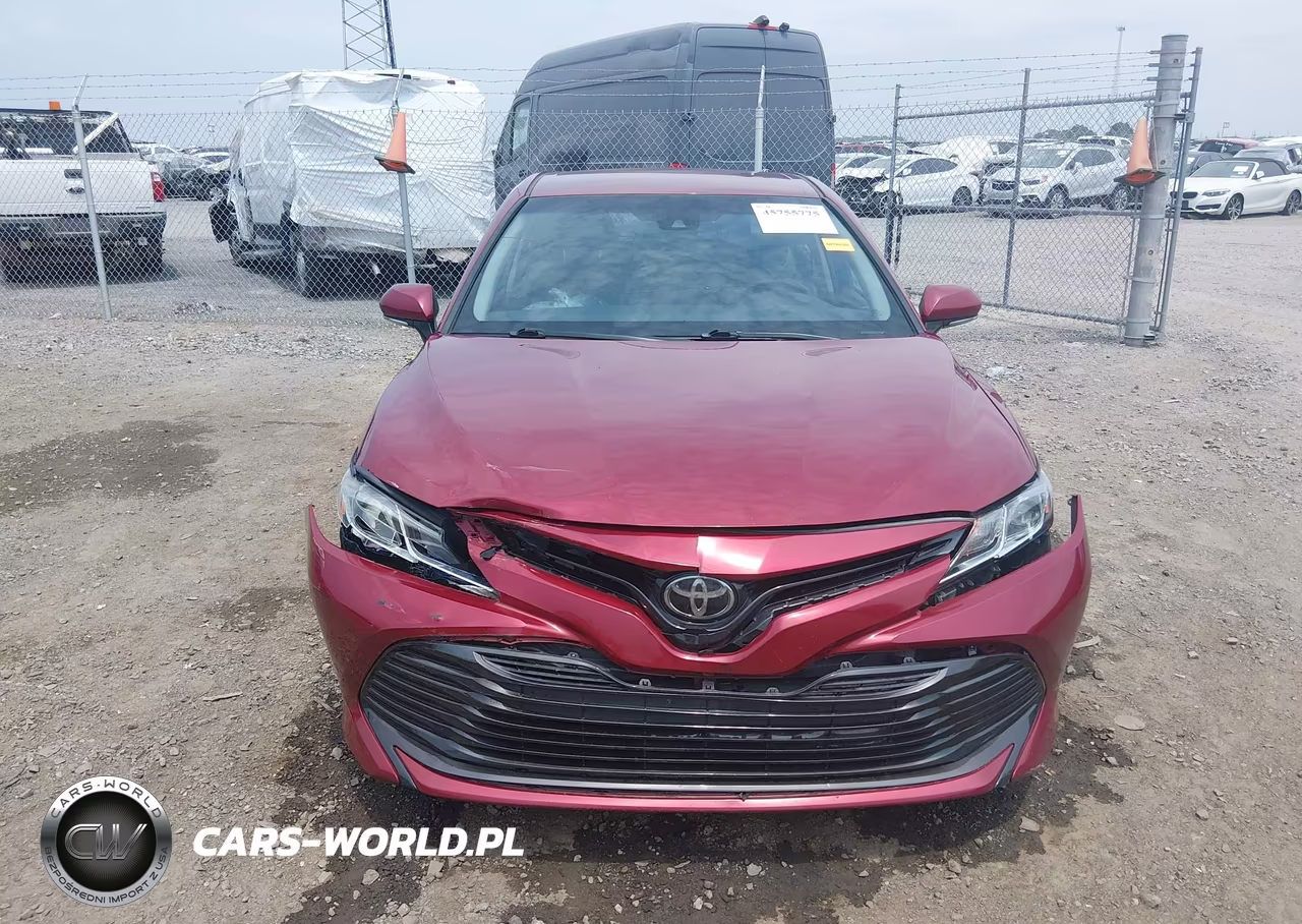 2018 Toyota Camry Le VIN:4T1B11HK0JU576114 - 12