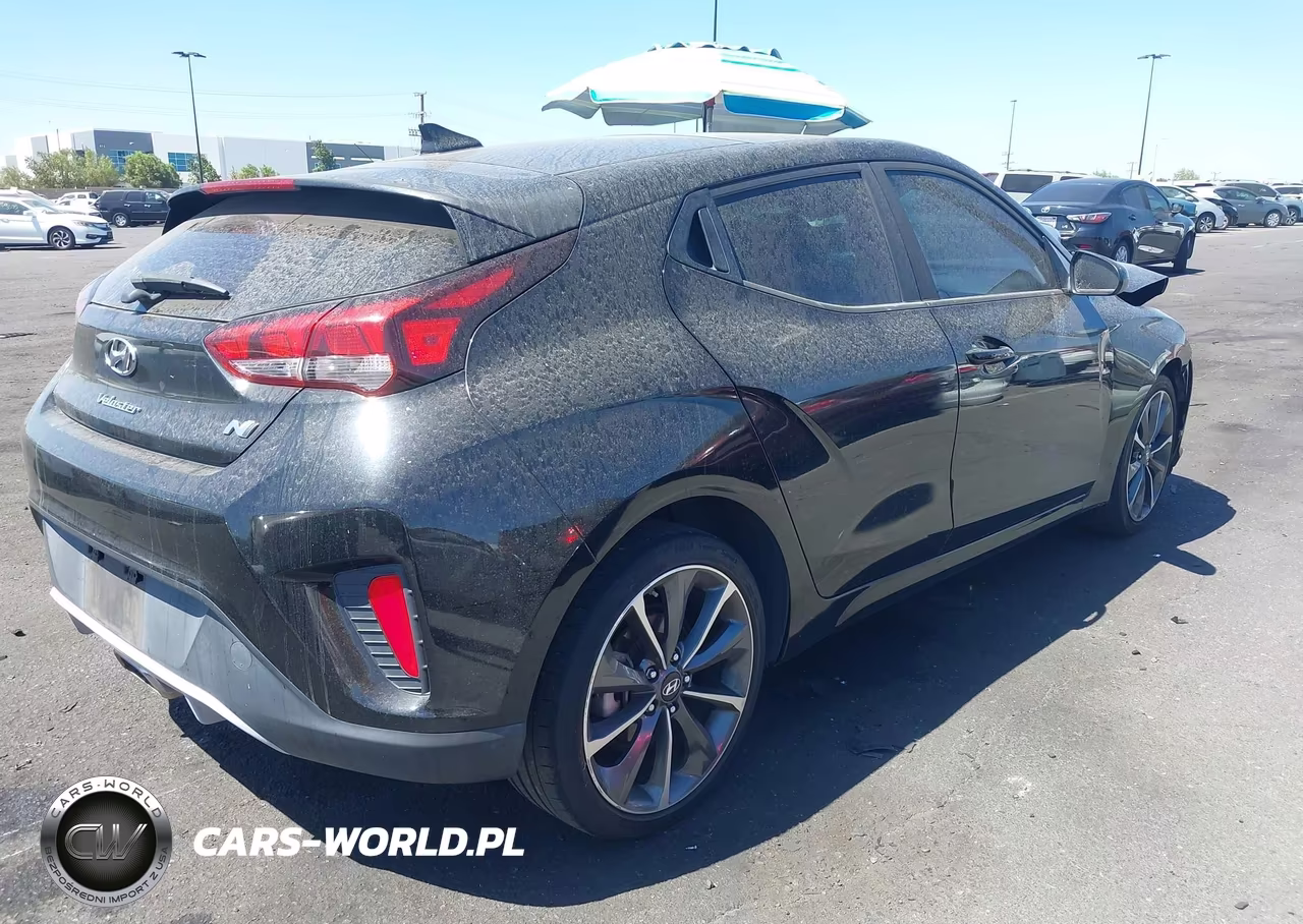 2019 Hyundai Veloster 2.0 Premium VIN:KMHTG6AF8KU012399 - 4