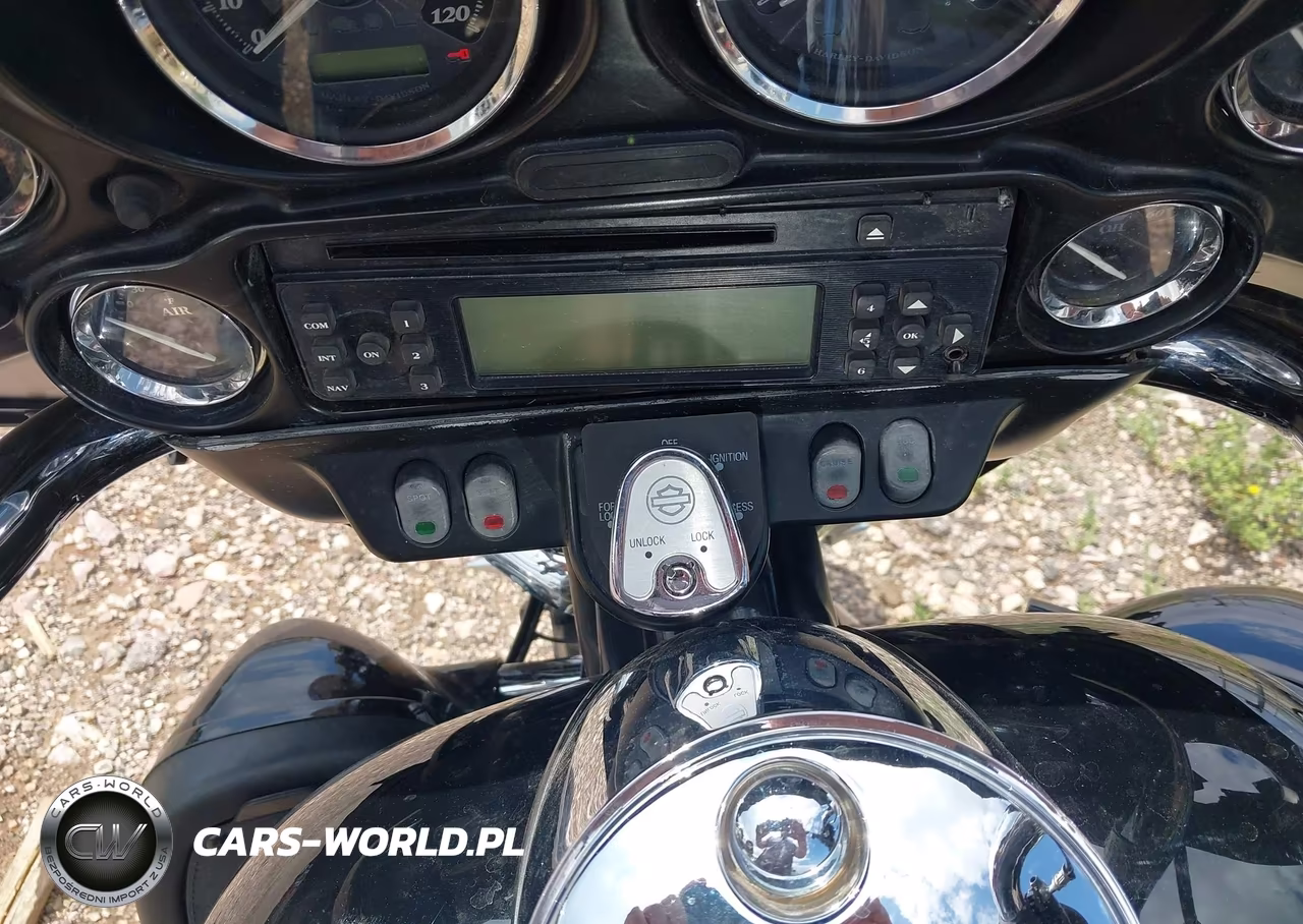 2011 Harley-Davidson Flhtk VIN:1HD1KEM1XBB669185 - 11