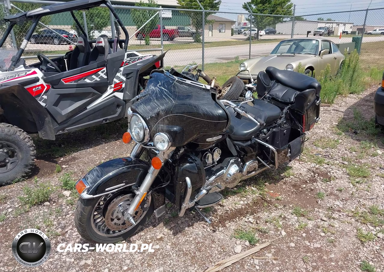 2011 Harley-Davidson Flhtk VIN:1HD1KEM1XBB669185 - 2