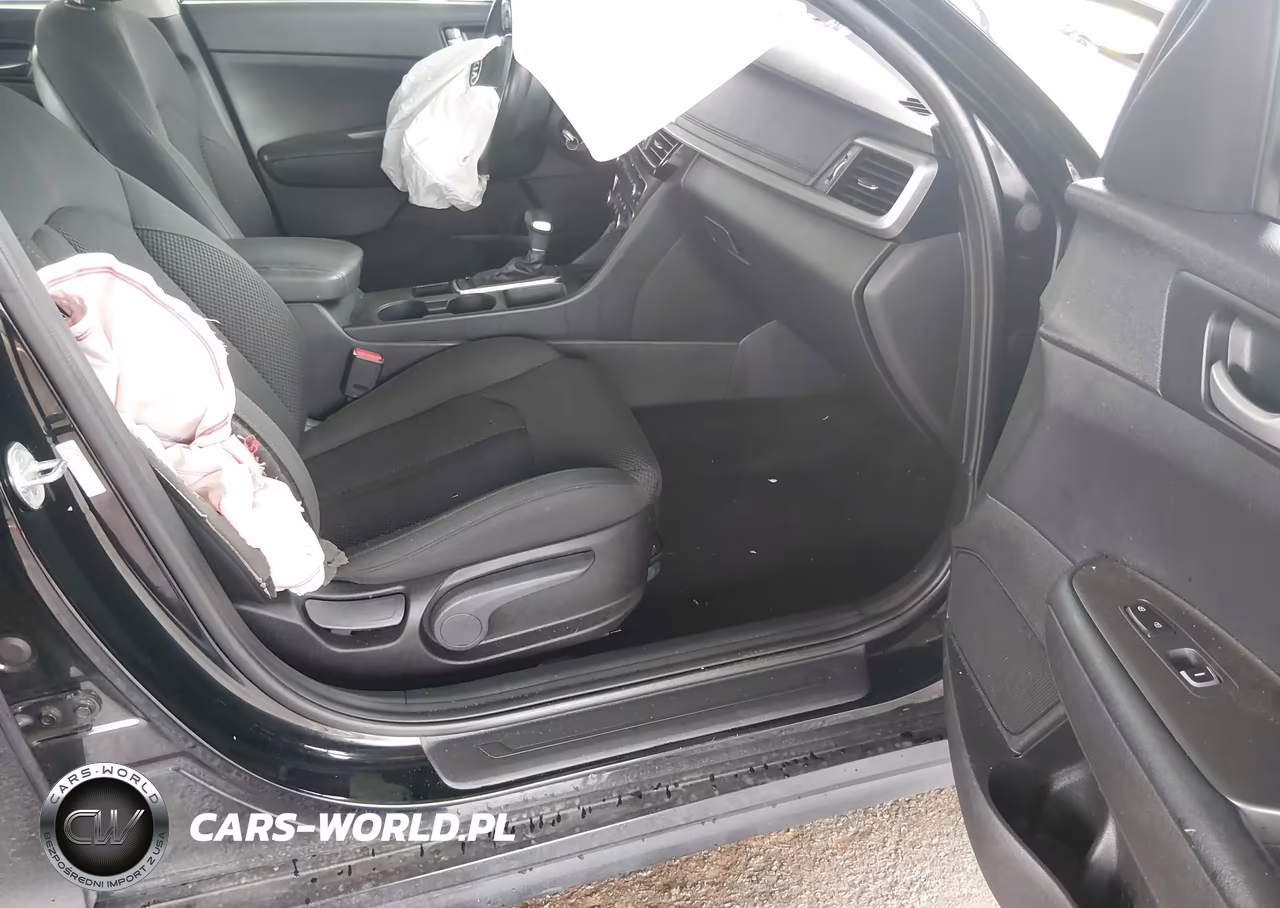 2019 Kia Optima Lx VIN:5XXGT4L33KG379838 - 5