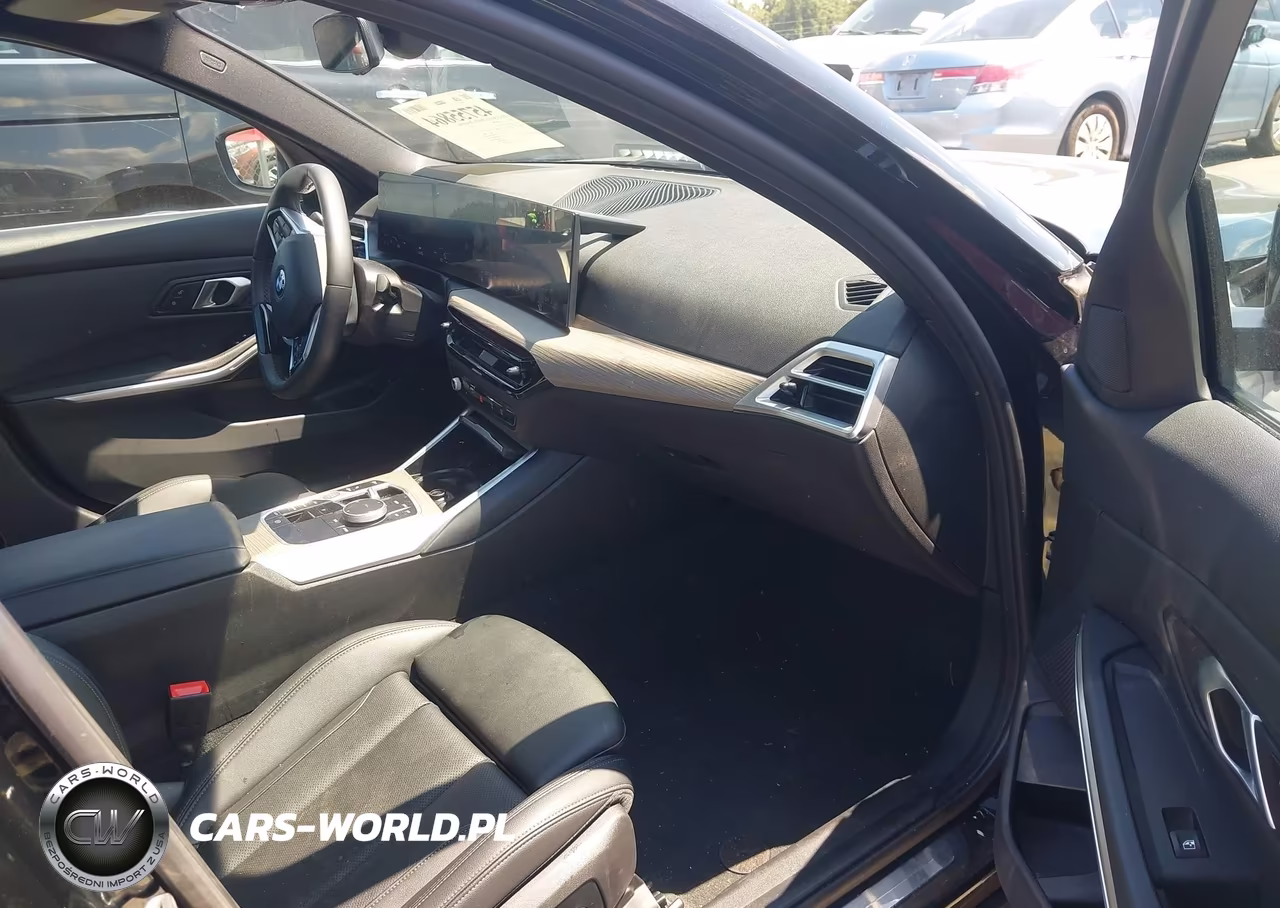2025 BMW 330I VIN:3MW69CW01S8F10372 - 5