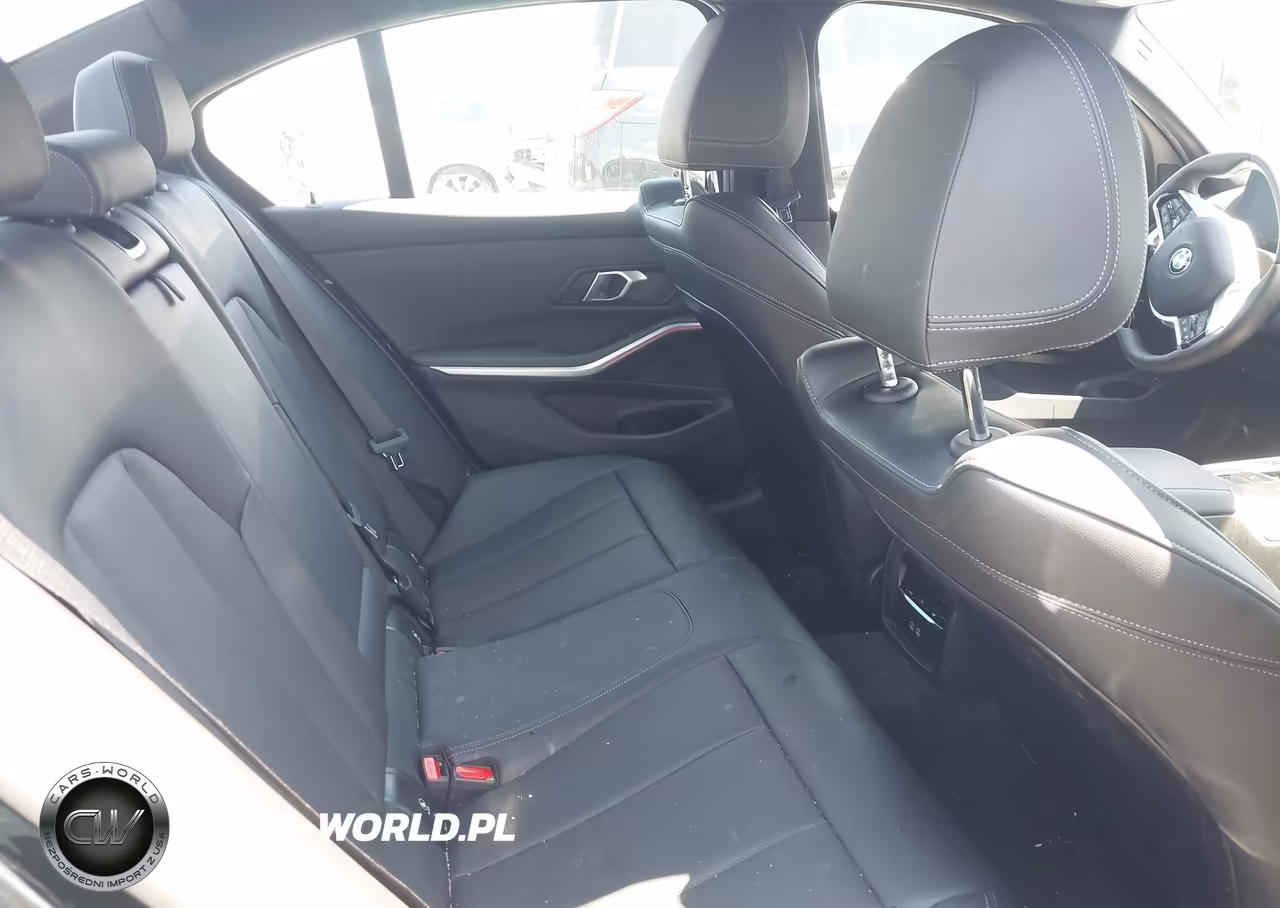 2025 BMW 330I VIN:3MW69CW01S8F10372 - 8