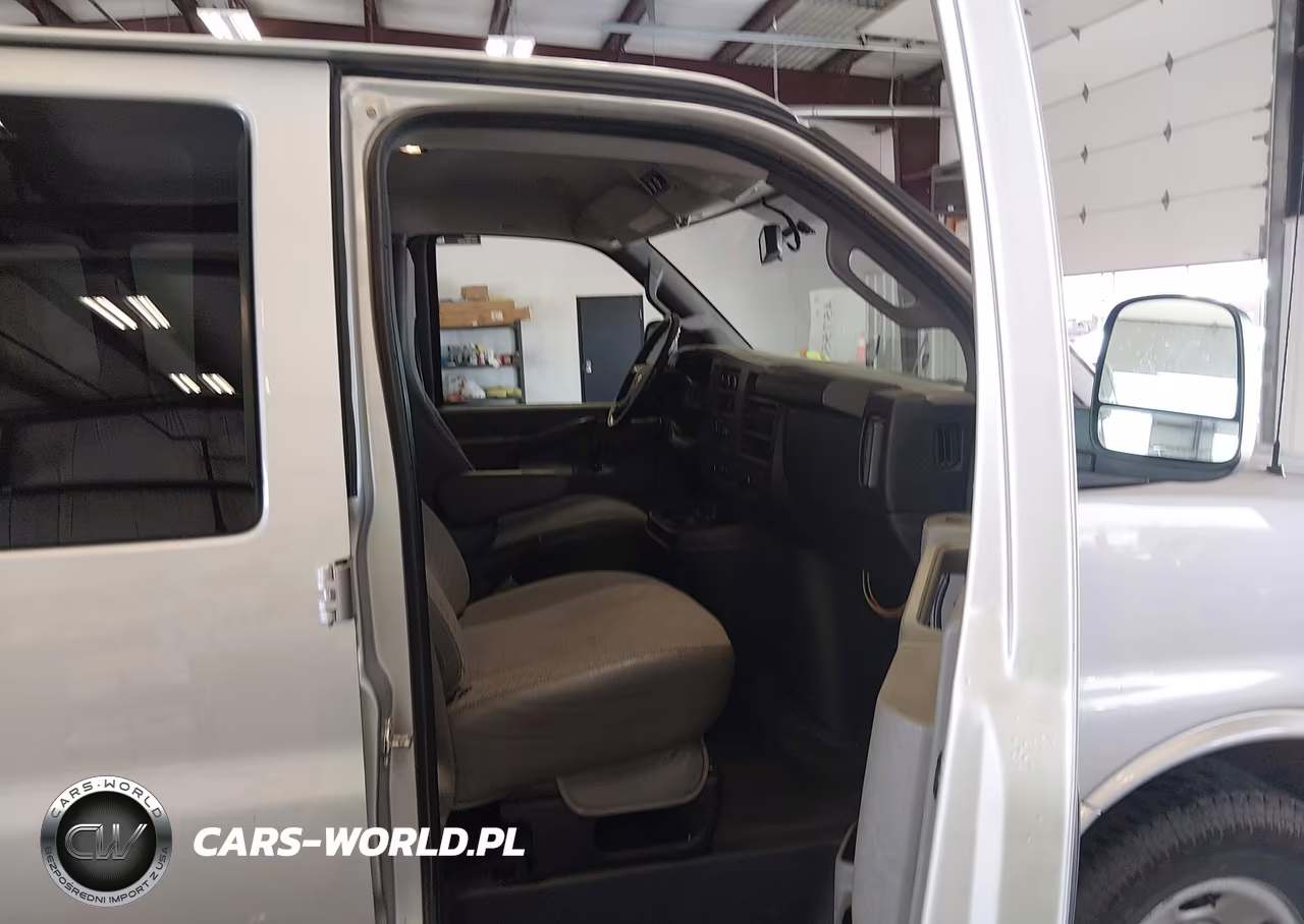 2017 Chevrolet Express 2500 Ls VIN:1GAWGEFF2H1265287 - 5