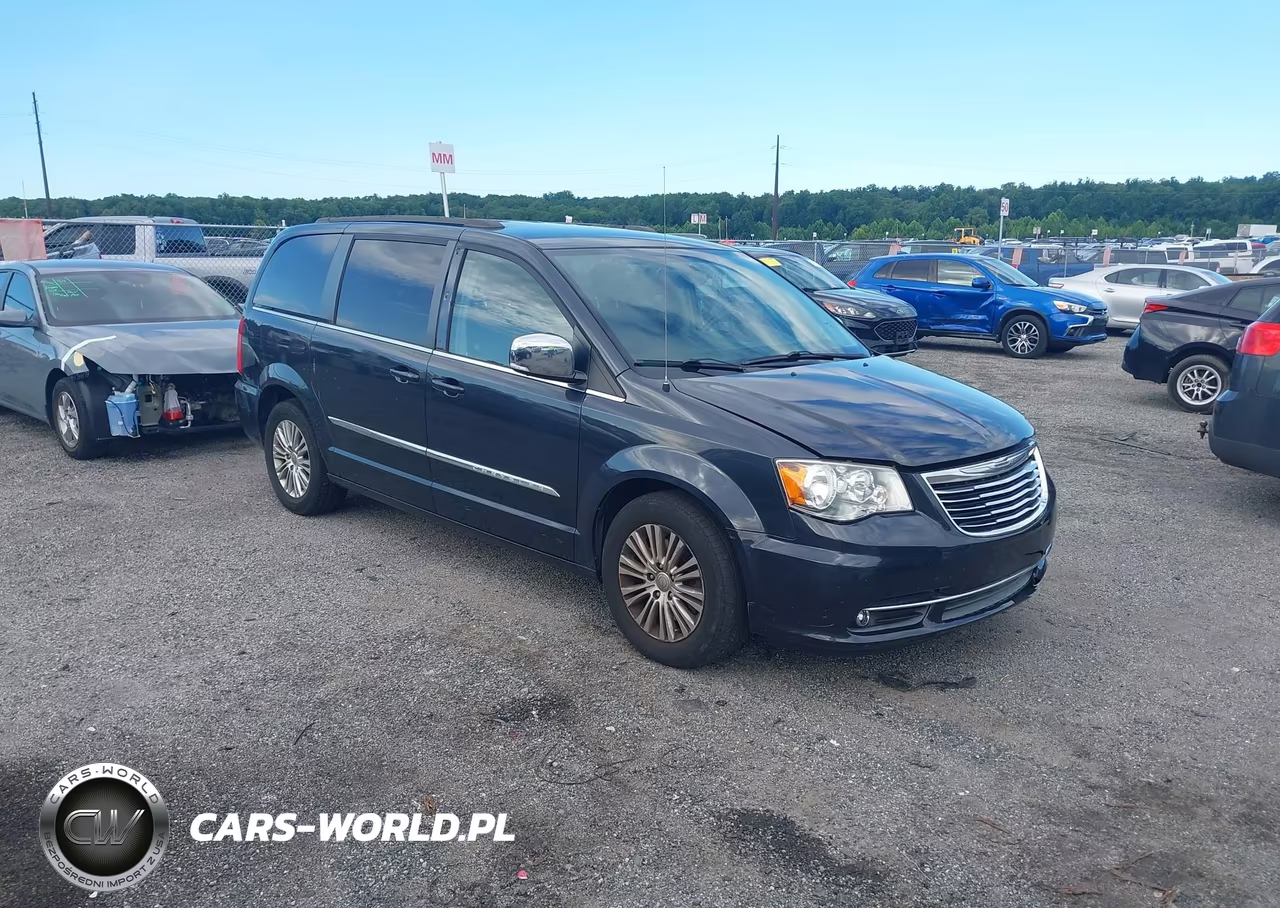 2014 Chrysler Town & Country Touring-L – zdjęcie 1 z 16