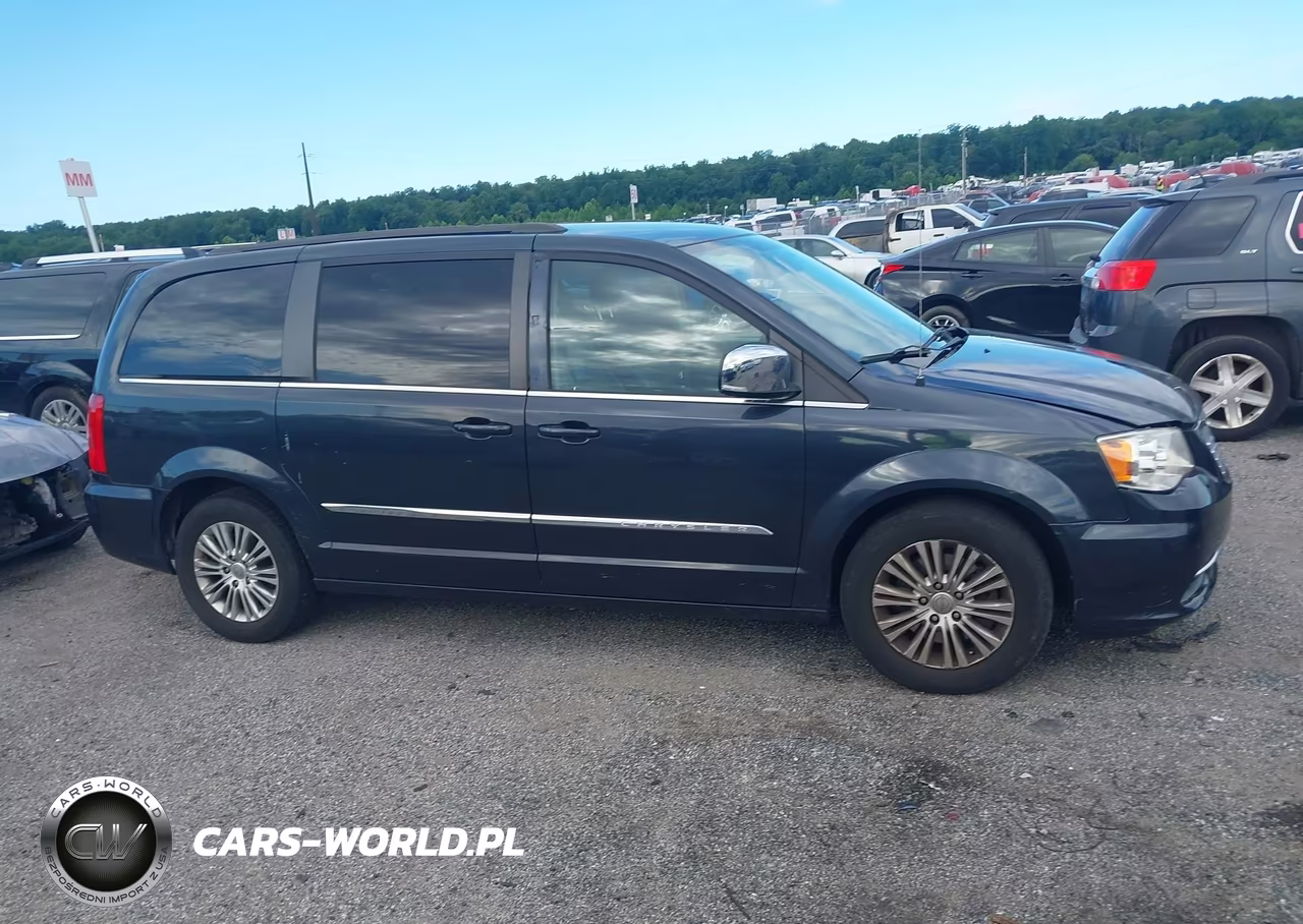 2014 Chrysler Town & Country Touring-L VIN:2C4RC1CG2ER449755 - 13