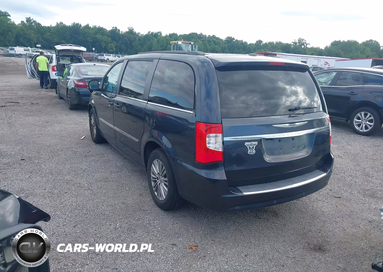 2014 Chrysler Town & Country Touring-L VIN:2C4RC1CG2ER449755 - 3