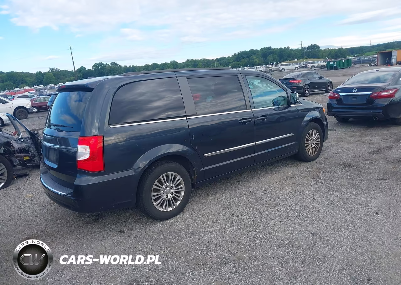 2014 Chrysler Town & Country Touring-L VIN:2C4RC1CG2ER449755 - 4