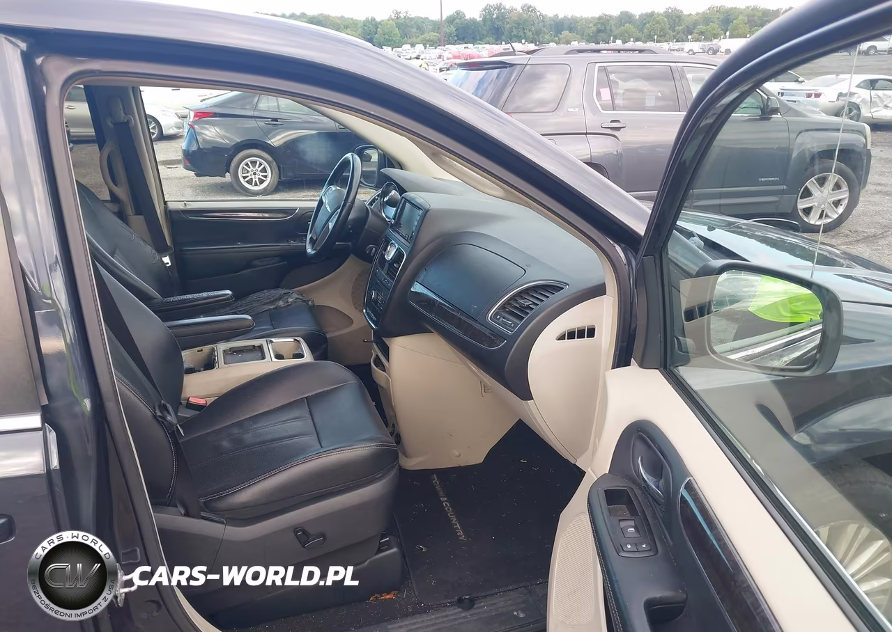 2014 Chrysler Town & Country Touring-L VIN:2C4RC1CG2ER449755 - 5