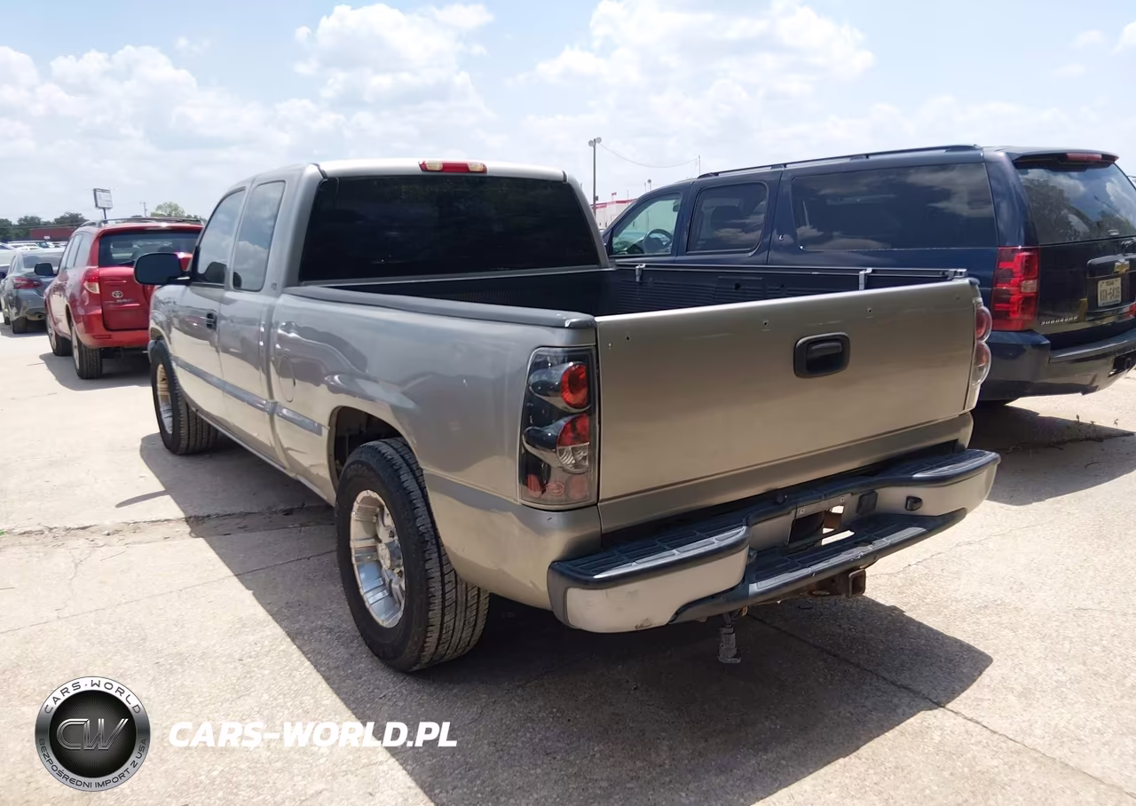 2003 Chevrolet Silverado 1500 Work Truck VIN:2GCEC19X831212463 - 3